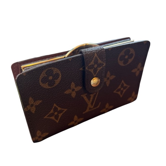 Louis Vuitton Handbags - Louis Vuitton Monogram Kiss lock Wallet